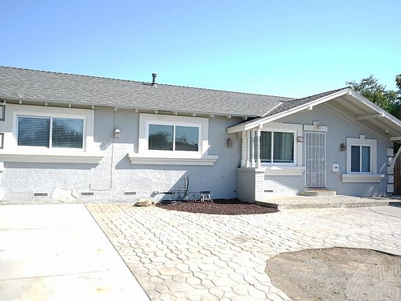 3rd image of 901 W El Camino Ave