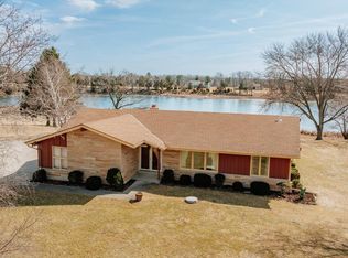 36253 Silver Maple Ln, Oconomowoc, WI 53066