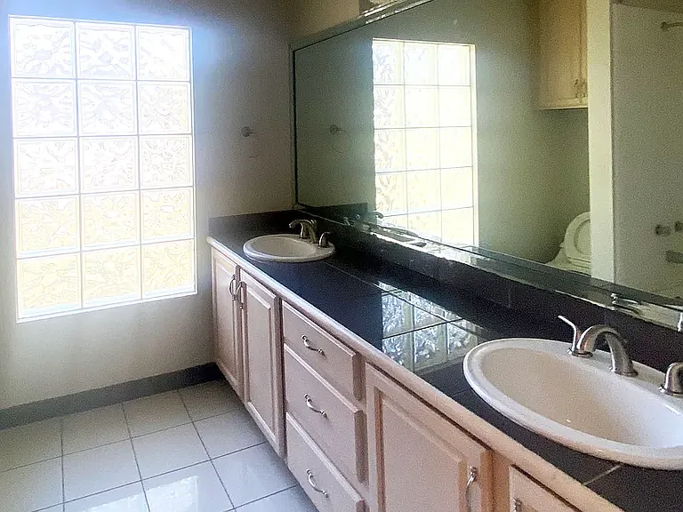 2820 Whisper Oaks Dr — Photo 9
