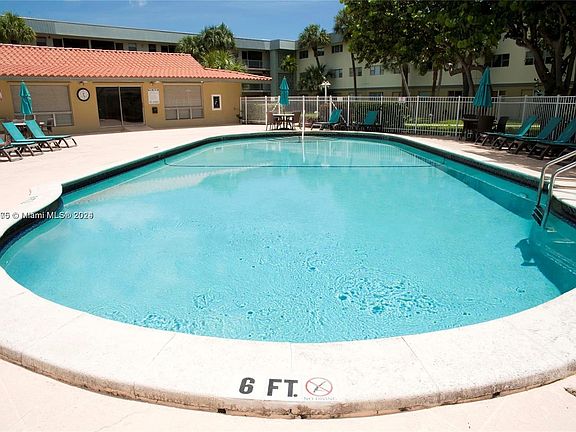 5th image of 300 Layne Blvd APT 305