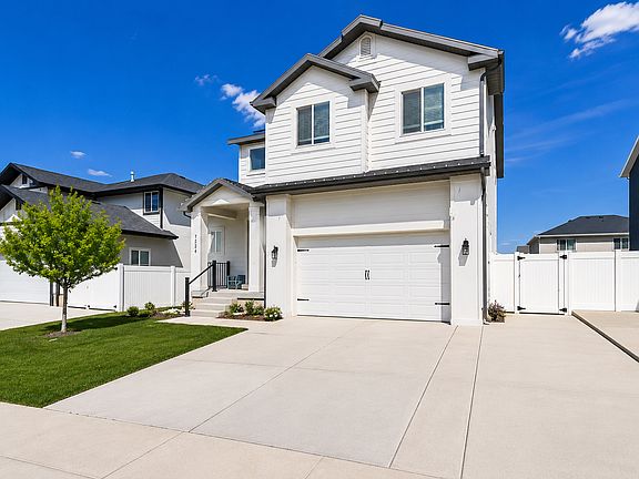 3rd image of 7224 N Silver Creek Way