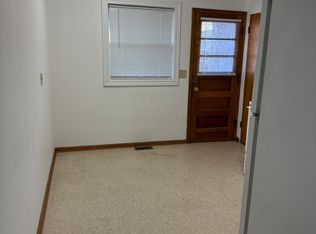 615 S 11th St UNIT C, Pekin, IL 61554