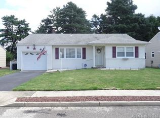 16 Zeeland Dr, Toms River, NJ 08757