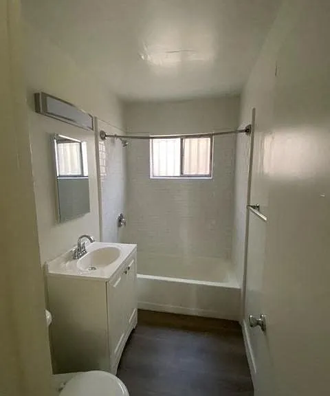 13120 S. Vermont Ave. — Photo 23