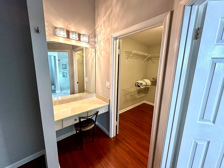 1000 Lake Breeze Dr — Photo 12