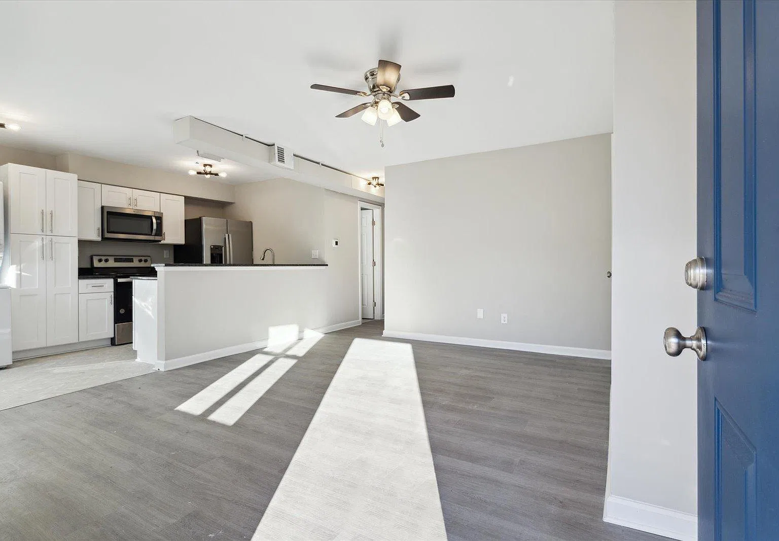 2 bed, 770 sqft, $1,350 — Photo 1