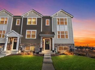 3804 Honeysuckle Ln, Elgin, IL 60124