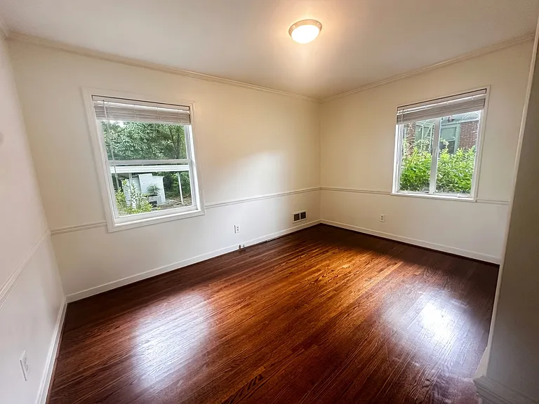 Guest bedroom 2