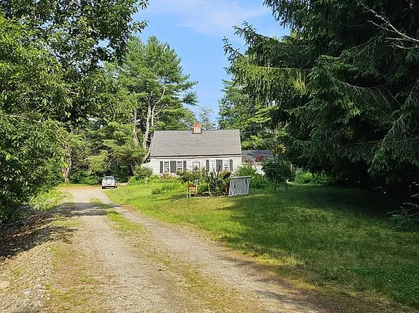 943 River Rd, Bucksport, ME 04416