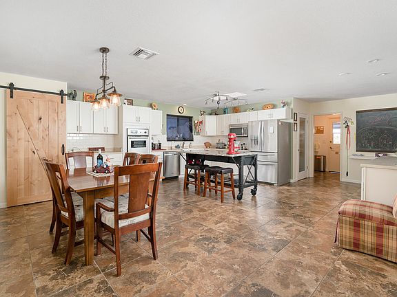 5th image of 10301 W Cumberland Dr