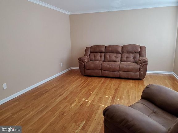 2nd image of 2613 Belaire Dr