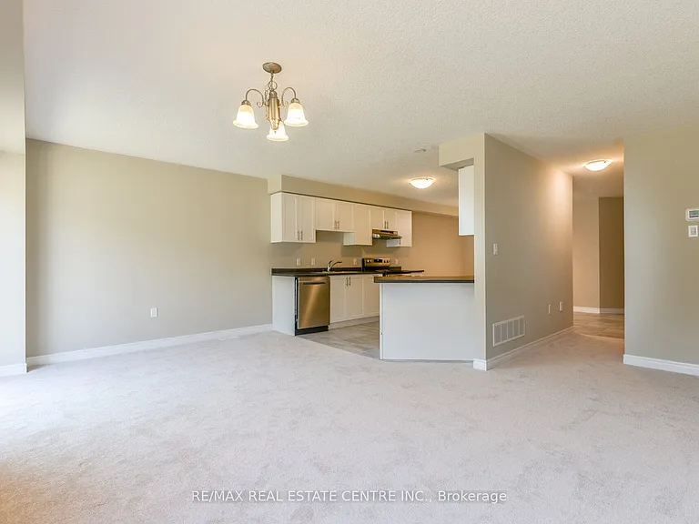 44 Cittadella Blvd — Photo 8