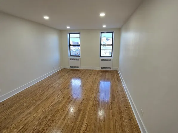 92-11 35th Ave APT 5C, Queens, NY 11372