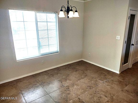 5th image of 633 Bariloche Dr
