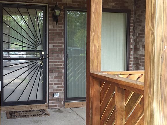 2nd image of 16390 Clarkson Dr