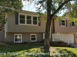 2158 Russell Dr, Iowa City, IA 52240