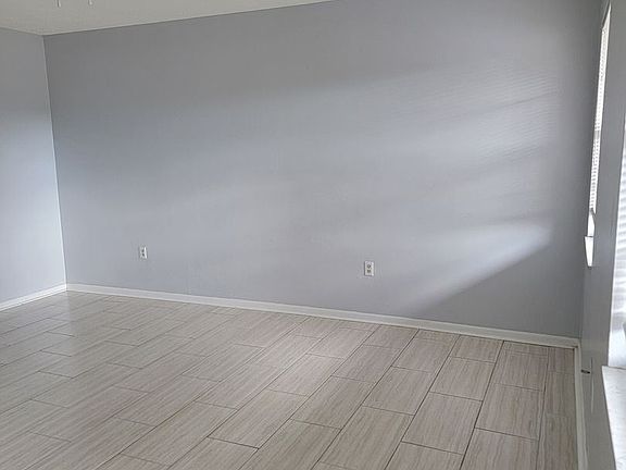 2nd image of 2633 SW 33rd Ave #11624474