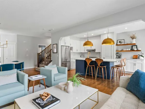 95 Aspen Stone Ter SW, Calgary, AB T3H 5Z2
