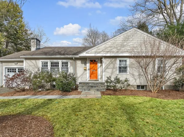 69 Donizetti St, Wellesley, MA 02482
