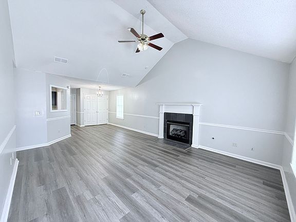 2nd image of 1006 Creekside Pl