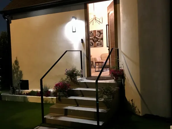 8700 Dorrington Ave, West Hollywood, CA 90048