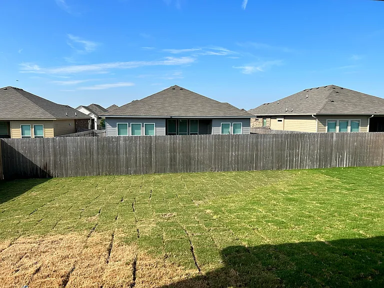 10211 Six Shooter Ln — Photo 11