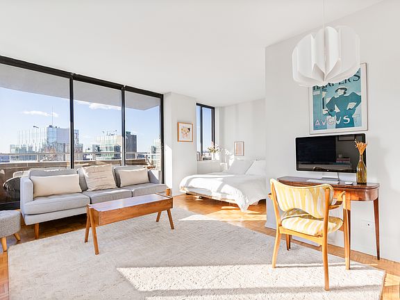4th image of 140 Charles St APT 17E