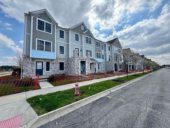 2nd image of 5961 Canyon Creek Dr #501