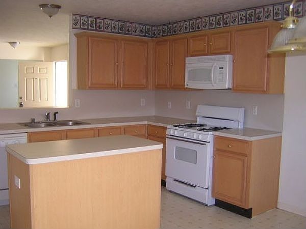 2nd image of 21538 Windsor Castle Dr