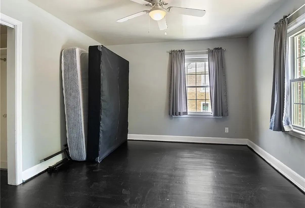 4 bed, 2592 sqft, $700 — Photo 1