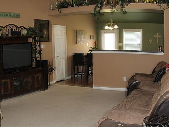 5th image of 9027 Wild Rose Ln