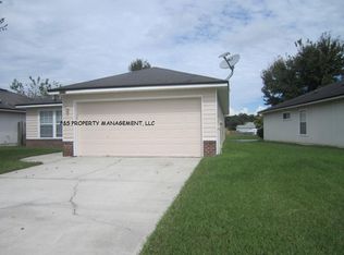 7493 International Village Dr, Jacksonville, FL 32277