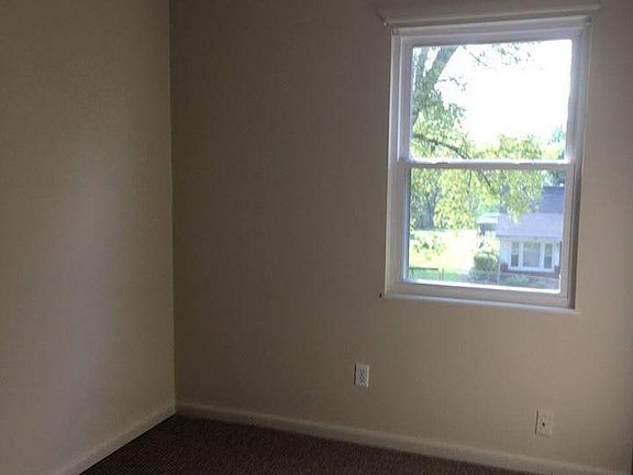 4th image of 2417 Dodson Ave