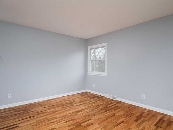 4th image of 108 Redwood Dr