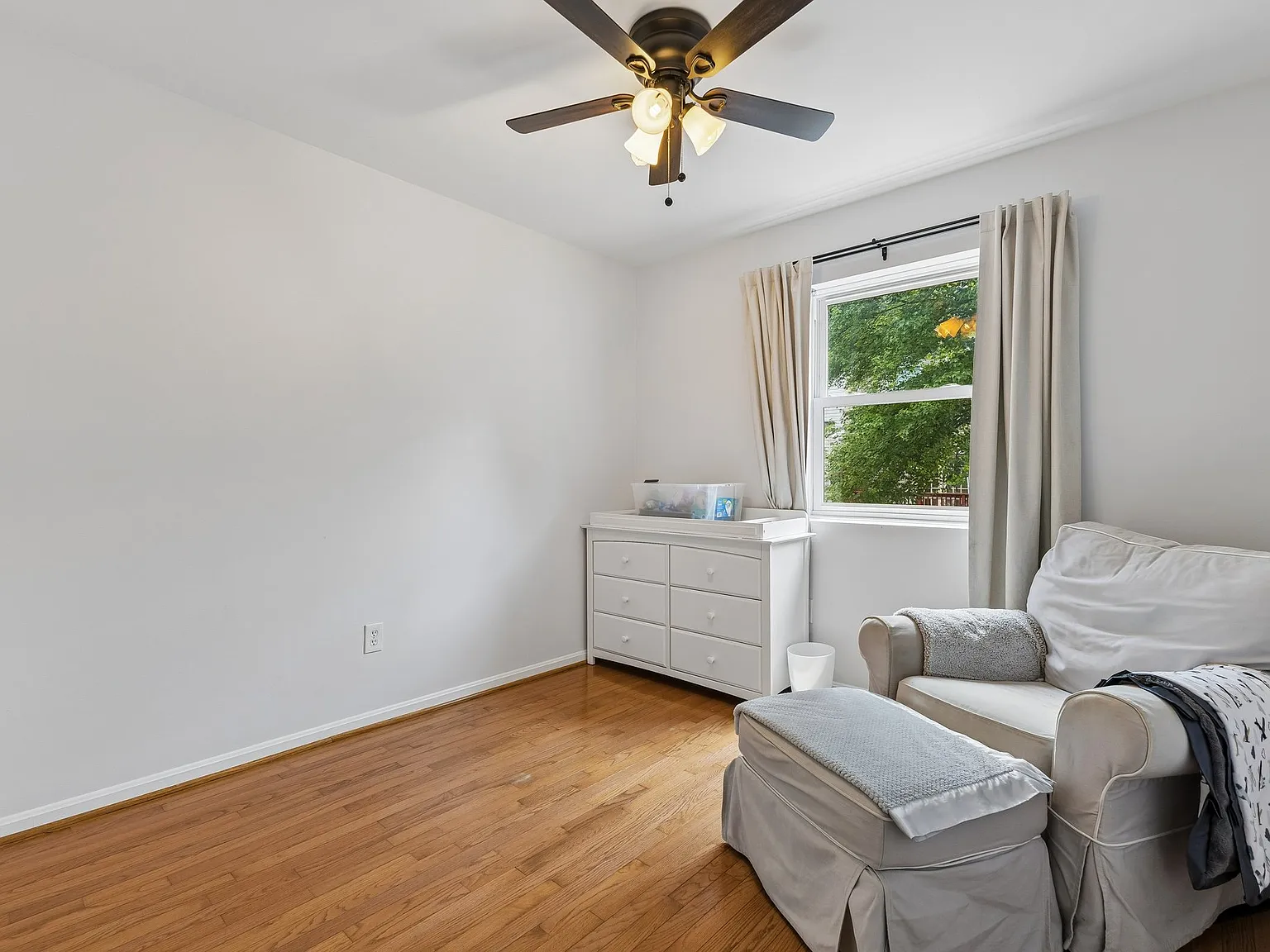 3 bed, 1970 sqft, $3,000 — Photo 4