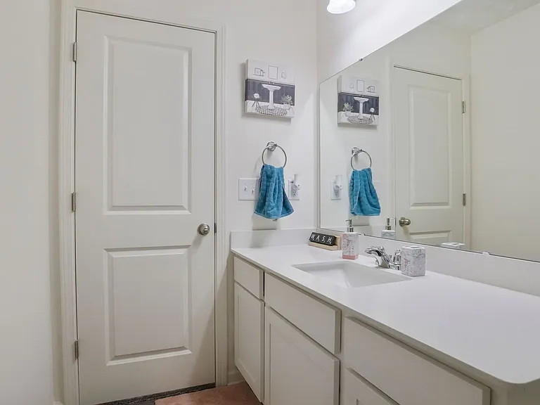 530 Cessna Dr — Photo 28