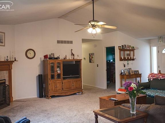 3rd image of 6066 Covey Ln