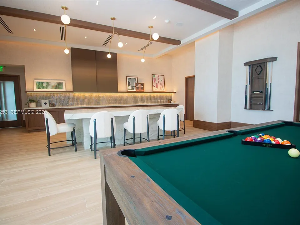 2411 Laguna Cir #1704
