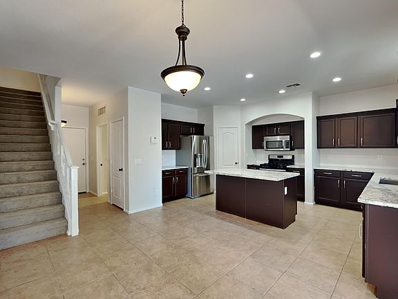 4th image of 17625 W VOLTAIRE Street