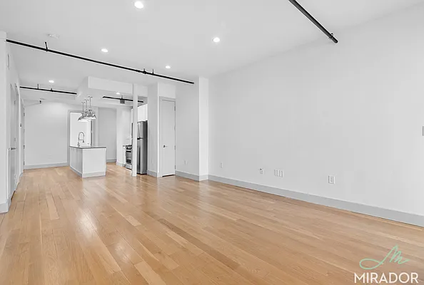 Rented by Mirador Real Estate | media 15