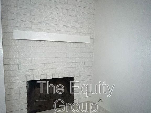3rd image of 5733 W Hillsdale Ave