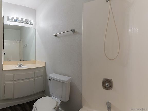4th image of 1651 S Juniper St #126-1