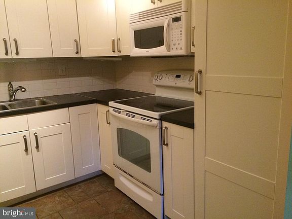 5th image of 4000 Gypsy Ln Unit 515