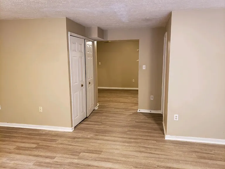 8579 Burlington Ct — Photo 5