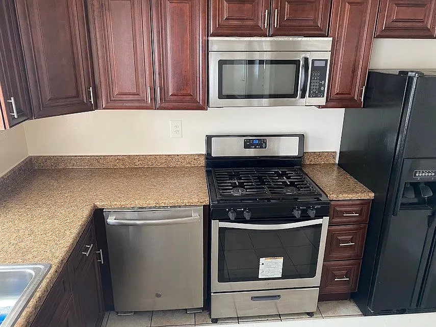 2 bed, 1.0 bath, 657 sqft, $2,150 — Photo 4