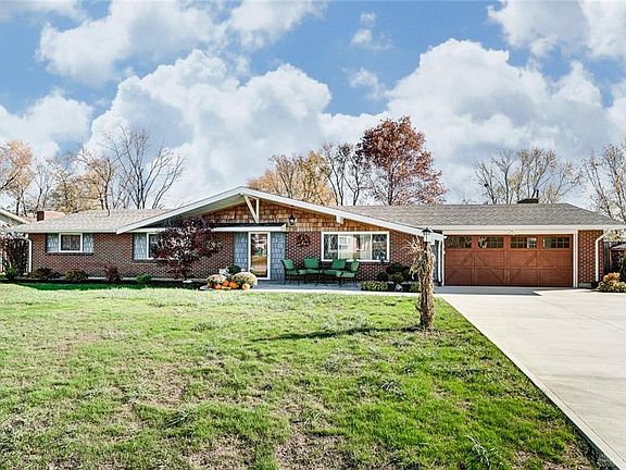3rd image of 2276 Jacavanda Dr