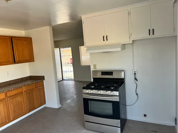 147 N Victoria Ave, San Jacinto, CA 92583