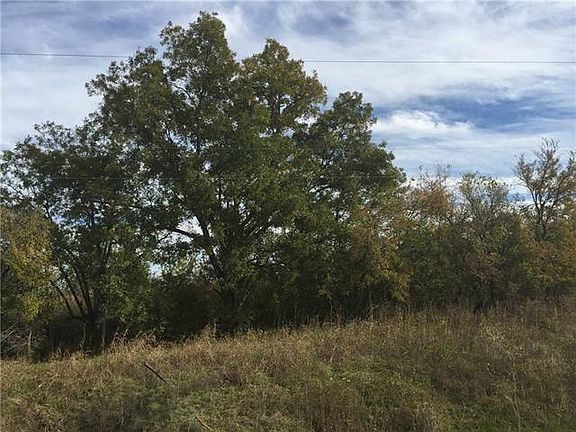 2nd image of 536 N Us Highway 77