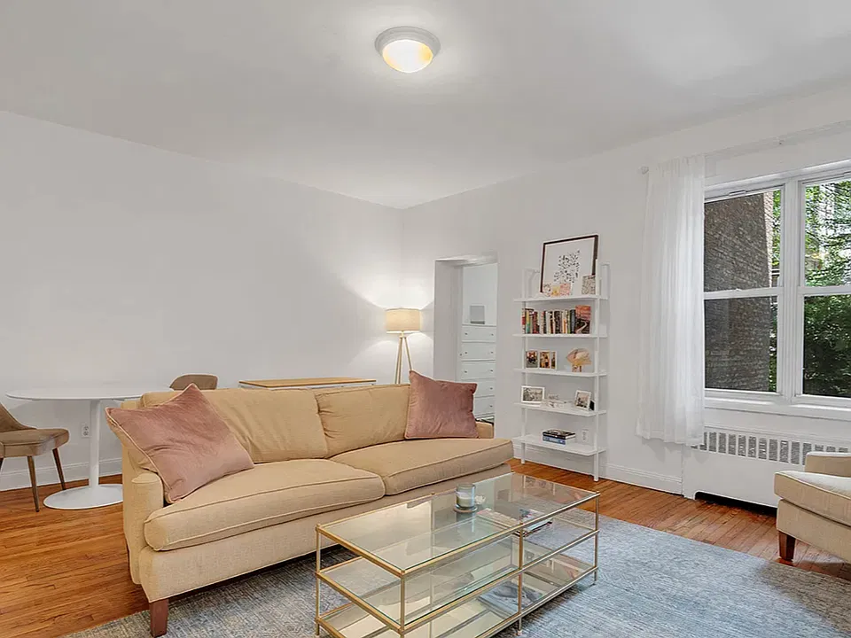 49 W 68th St #1A