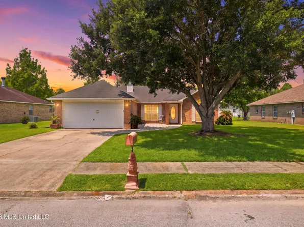 3217 Stonegate Cir, Gautier, MS 39553